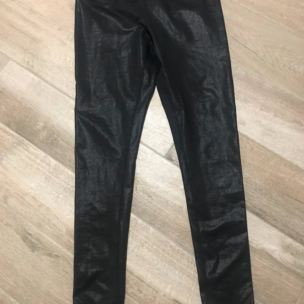 Stunning black ZELLA high waisted leggings